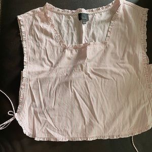 Boutique crop top shirt